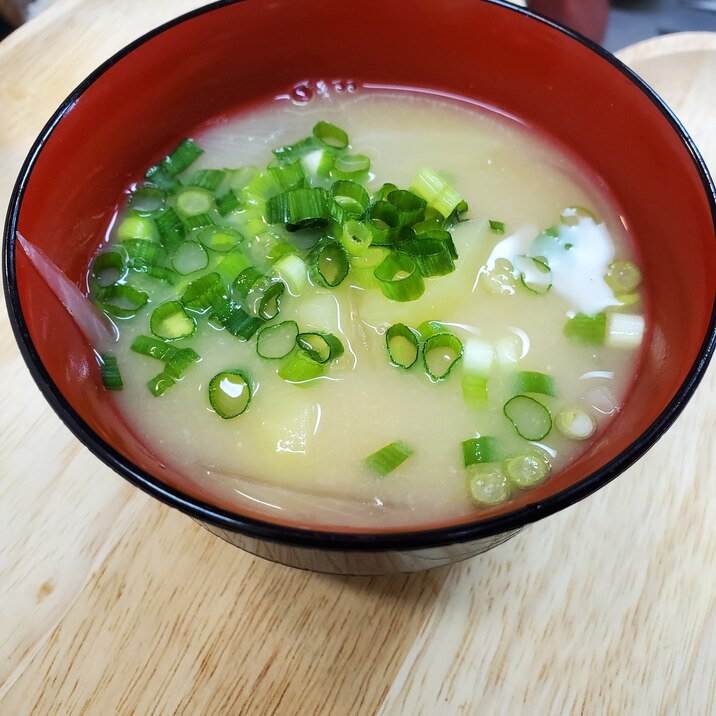 玉ねぎとじゃがいものお味噌汁